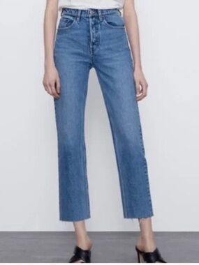 Zara Women’s Blue Medium Wash High-Rise Straight Crop Distressed Raw Hem Jeans 6